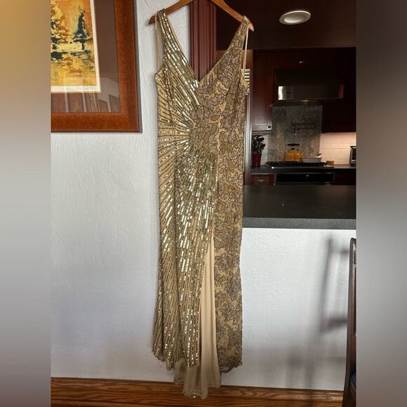 Mac Duggal Beaded Floral Sleeveless Gown v neck sequin evening formal dress 10 - Picture 4 of 10